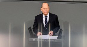 Канцлерът на Германия Олаф Шолц в Бундестага