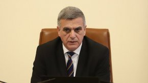 Според Янев отношенията България – Русия биха се влошили значително, ако посланикът бъде изгонен