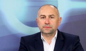Забравеният казус отново стана актуален, след като партията на Слави Трифонов "Има такъв народ" предложи за управител на БНБ финансиста Любомир Каримански, който е бил директор на "Инвестбанк" по времето, когато се разиграва машинацията