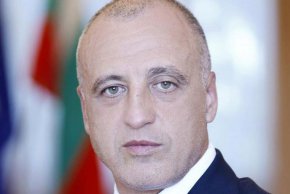 Тиражираните слухове, които внушават, че Емил Тонев е проявил насилие спрямо гражданин през юли 2021 г. в столичен парк, имат за единствена цел да компрометират личността на началника на НСО и да очернят неговото име и не почиват върху никакви факти, твърдят от НСО.