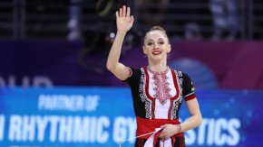 На финалите Калейн изигра силно композицията си с обръч и получи оценка 32.100 точки