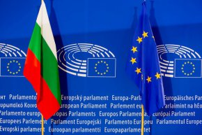  (CONT) са на работно посещение в България между 11 и 13 април, с цел проучване на фактите във връзка с обвиненията в корупция и злоупотреби с публични средства в България с потенциално отражение върху финансовите интереси на ЕС