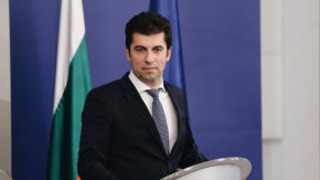 Днес се надяваме предложението за моментално плащане на над 600 млн. лв. към строителните фирми, да мине през правна комисия. Това е 50% от парите, които им се дължат, заяви Петков