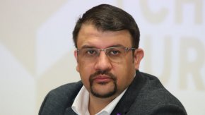 Според Ананиев по казуса с разплащанията към пътностроителните фирми е налице "огромен възел, оставен в наследство от управлението на ГЕРБ и Патриотите"