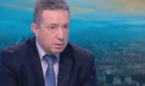 Настоящият конституционен съдия и бивш служебен министър на правосъдието Янаки Стоилов заподозря Висшия съдебен съвет (ВСС) в нежелание да се произнесе по искането му за уволнението на главния прокурор