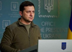 Мирният договор с Русия може да се състои от два различни документа. Единият от тях трябва да се отнася до гаранциите за сигурност на Украйна, а другата - пряко до отношенията й с Руската федерация", каза Зеленский
