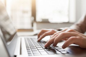 В градовете домашен интернет има в 73% от жилищата, а в селата - в 48%