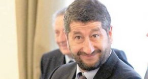 На фона на БСП, които се заканиха да напуснат управлението ако към Киев бъде изпратен и един куршум, Христо Иванов отрече да поставя подобен ултиматум за обратното