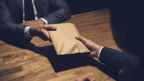 
От МВР и НАП потвърдиха, че знаят за такъв случай, но отказаха да дадат повече подробности, защото тече разследване в прокуратурата
