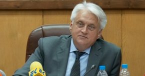 По думите на Рашков МВР представлява обърната пирамида, визирайки големия брой административни служители във ведомството