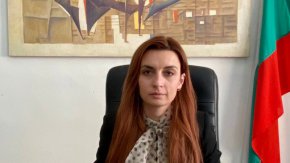 Има магистърска степен по „Управление на агробизнес и развитие на селските райони“ и „Лозарство с основи на винарство“
