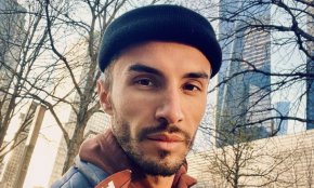 Случайност или не, първата премиера, която направи певецът беше на 6 май Гергьовден, а парчето е кавър на обичан и неостаряващ хит