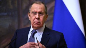 
Подобни действия "стават нещо като навик за Запада", смята Лавров, като посочи факта, че САЩ са замразили средства, "принадлежащи на Афганистан, на афганистанската централна банка"
