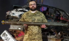 Сред предоставяните бойни системи фигурират дронове-камикадзета, противотанкови ракети и дори транспортни хеликоптери