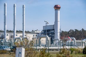 Тръбните системи и спирателните устройства в станцията за приемане на газ от газопровода "Северен поток 1" в Балтийско море и станцията за прехвърляне на газ от магистралния газопровод OPAL (Ostsee-Pipeline-Anbindungsleitung - Baltic Sea Pipeline Link) в Мекленбург-Предна Померания, Любмин, 27 април (Stefan Sauer/picture alliance/Getty Images)