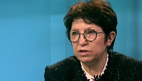 
В „извинителното” писмо на Рена от Русе по повод инцидента, който според прокуратурата и приключилото разследване е престъпление според комюникето на прокуратурата и за който Стефанова си призна, тя се обявява и за активно работеща срещу главния прокурор