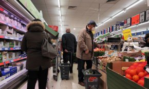 През първото тримесечие на 2022 г. относителният дял на паричния доход на домакинствата в общия доход е 99,7%, а делът на дохода от натура е 0,3%