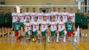 България стартира с Георги Сеганов, Аспарух Аспарухов, Светослав Гоцев, Радослав Парапунов, Денис Карягин, Алекс Грозданов и либеро - Владислав Иванов