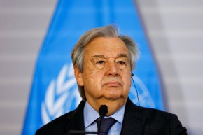 Генералният секретар на ООН Антониу Гутериш присъства на пресконференция във Виена, Австрия, на 11 май. (Lisa Leutner/Reuters)