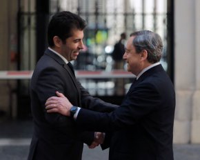 „Не винаги България трябва да е държава, която да следва добри или лоши практики. Някой път може да сме и лидери“, коментира Петков
