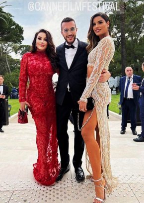 Тя се похвали с покана за amFAR бал