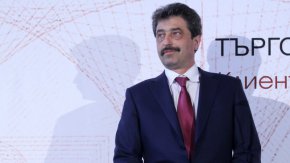 

Цветан Василев е в Сърбия от 2014 г., когато Корпоративна търговска банка (КТБ) фалира, а прокуратурата започна разследване за източване на банката