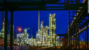Северният сегмент на газопровода обслужва Полша и Германия, които са се съгласили с ембаргото