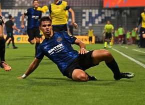 Минута след влизането на българина Интер изравни и прати мача в продължения, където дойдоха звездните мигове на Никола Илиев