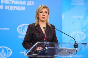 Говорителката на руското външно министерство Мария Захарова дава седмичен брифинг за пресата в руското външно министерство в Москва, Русия, 1 декември. (пресслужба на руското външно министерство/Anadolu Agency/Getty Images)