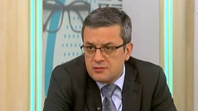 “При срещата със симпатизанти в Кюстендил Бойко Борисов каза, че ако нещо може да се направи, то трябва да се направи в момента”, припомни Биков.

 