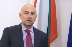 Депутатът заяви още, че не е видял в бюджета да има предвидена компенсация за цените на тока за бизнеса.
