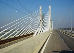 

От румънска страна работната група е водена от Сорин Гриндяну, вицепремиер и министър на транспорта и инфраструктурата