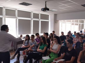 Тя се проведе в Националната природо – математическа гимназия в Лозенец, София.