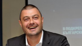 
В различни сайтове е публикувано открито писмо на Николай Бареков, с което той обвинява Прокопиев, че "манипулира борсовата търговия"
