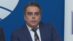 Василев подчерта, че е изключително важно да произвеждаме енергия от собствени ресурси