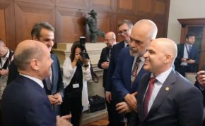 

Еди Рама се включи в разговора, когато Мицотакис представяше Ковачевски, като го представи за "премиера на бъдещата Западна България".