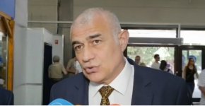 В рамките на този парламент ще бъде доста сложно съставяне на друго правителство”. Това каза министърът на социалната политика Георги Гьоков, който, заедно с вицепрезидента Илияна Йотова, присъства на откриването на панаира в Пловдив.


