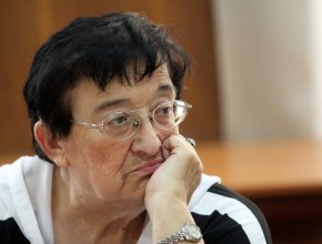 Зайкова добави, че цените на петрола също не са очакваните 100 долара за барел, а вече стигат 120 долара, което прави онези 0,25 лв. за гориво „вече заминали“