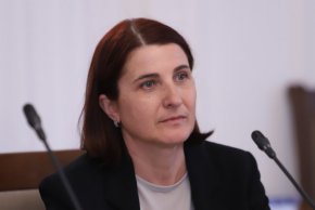Допълнителен стимул за осигуряване на заетост е стартиралата схема Солидарност, финансирана с близо 47 млн. лв. евроапари.
