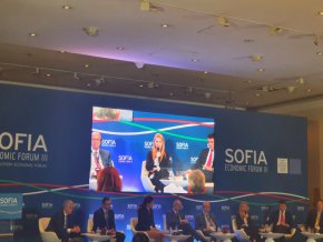 Конференцията беше официално открита от заместник министър-председателя по еврофондовете и министър на финансите Асен Василев
