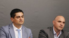 
Петимата депутати, напуснали ПГ на  "Има такъв народ", призоваха главния прокурор да потърси отговорност от всички, които твърдят, че са взели решение да подкрепят правителството на Кирил Петков срещу пари и постове