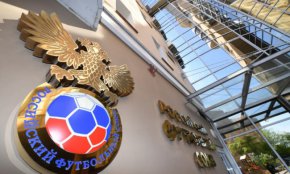В съвместно изявление в петък Руският футболен съюз (РФС), руската Висша лига и руските клубове осъдиха този ход като "дискриминационен" и фундаментално вреден за спорта