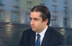 
На свой ред съпредседателят на ДБ Христо Иванов коментира пред БНР, че според него е рано да се правят прогнози и трябва да се изчака да се види какво предложение ще направи ПП за съставяне на нов кабинет.