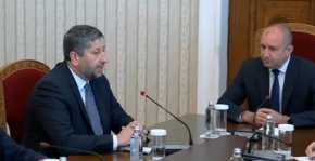 
Президентът поздрави ДБ за усилията, които полагат за съдебната реформа. 