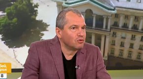 Според него е логично, ако има руски дипломати, които изпълняват шпионска дейност и ако бъдат разкрити, то те да бъдат отзовани.