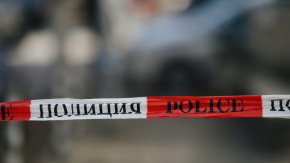В неделя по обед е получен сигнал за момче в безпомощно състояние в двор на училище в населеното място.