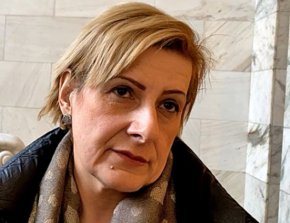 
    "Аз ще изчакам да видя какво последно ще кажат, но почти 99% съм убедена че ще гласувам против такъв кабинет. Като ми изтекат болничните на 13 юли ще реша дали да продължа и как да продължа", добави Гунчева.

