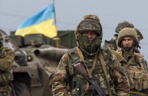 По-рано министър-председателят Борис Джонсън предложи да започне мащабна операция за обучение на украинските войски, като на всеки четири месеца може да се обучават до десет хиляди войници.