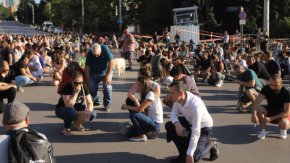 Инцидентът стана в района на бул. „Черни връх“, при метростанция „Европейски съюз“. 