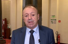 Той посочи и тези, които са изказали публично твърдения за купуване на депутати - по думите му Слави Трифонов, Тошко Йорданов, Делян Добрев, Румен Радев, Мустафа Карадайъ и Бойко Борисов.